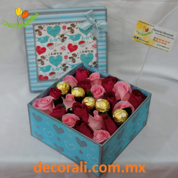 Caja de rosas y chocolates