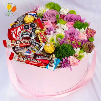 Caja con flores y chocolates