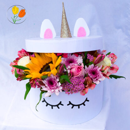 Caja unicornio con flores